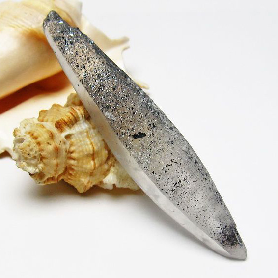 スティブナイトインクォーツ レーザークリスタル アメリカ産[T679-1282]