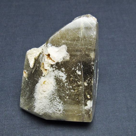 プラチナルチル原石[T725-2680]