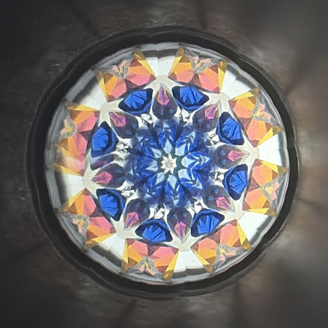 関一「フラワーチャームペンダント万華鏡 - カレイド Blue -」（SE-SKP