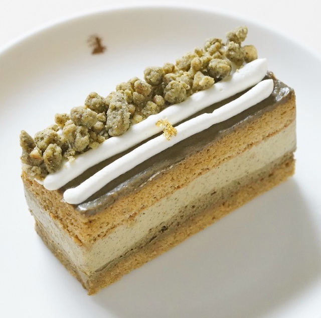 休止中【店舗販売限定】ほうじ茶のケーキ    Hojicha (roasted green tea) Cake