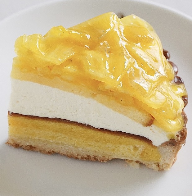 休止中【店舗販売限定】　　　　　　　　　　　　　　沖縄パインのタルト　　　　　　Pineapple Tart