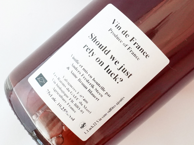 シュドゥ　ウィ　ジャスト　リライ　オン　ラック