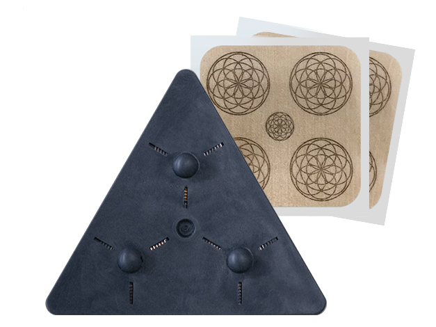 ブラックアイナノ　ピラミド