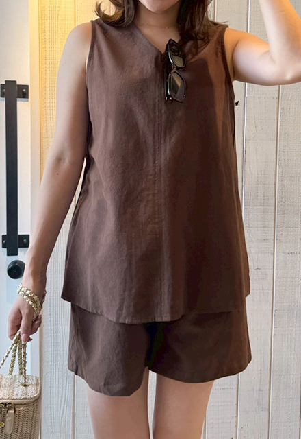 Vネックノースリーブ&ショートパンツセットアップ【7g-831-05494】 Vネックノースリーブ&ショートパンツセットアップ【7g-831-05494】