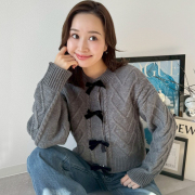 リボンブローチケーブルカーディガン【7f-831-06092】