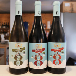 オチョ・イ・メディオ