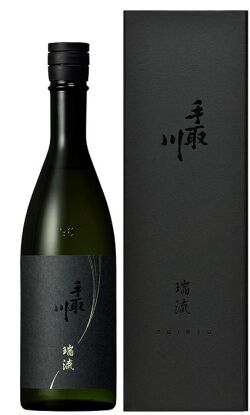 新発売 手取川最高峰の純米大吟醸酒《瑞流》