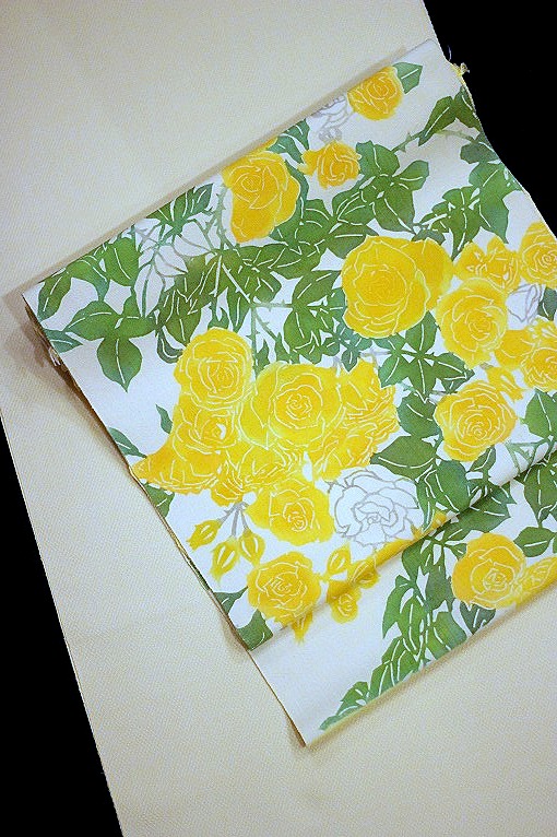 型絵染　九寸　名古屋帯　「丸に花尽くし」　澤田麻衣子　6130 澤田麻衣子さんからのメッセージ – 銀座もとじオンラインショップ