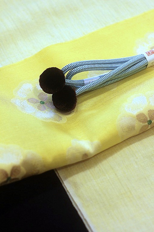 名古屋帯☆九寸☆未使用☆四角☆小花☆涅色(くりいろ) Kisste 夏帯 名古屋帯 正絹 色無地 小紋 紬 新品 九寸夏帯