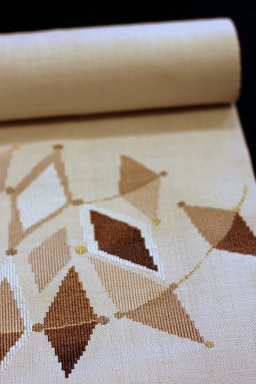 洛風林　八寸名古屋帯 洛風林 八寸名古屋帯(雲取文・淡砂色) | 商品紹介 | 染と織たかはし