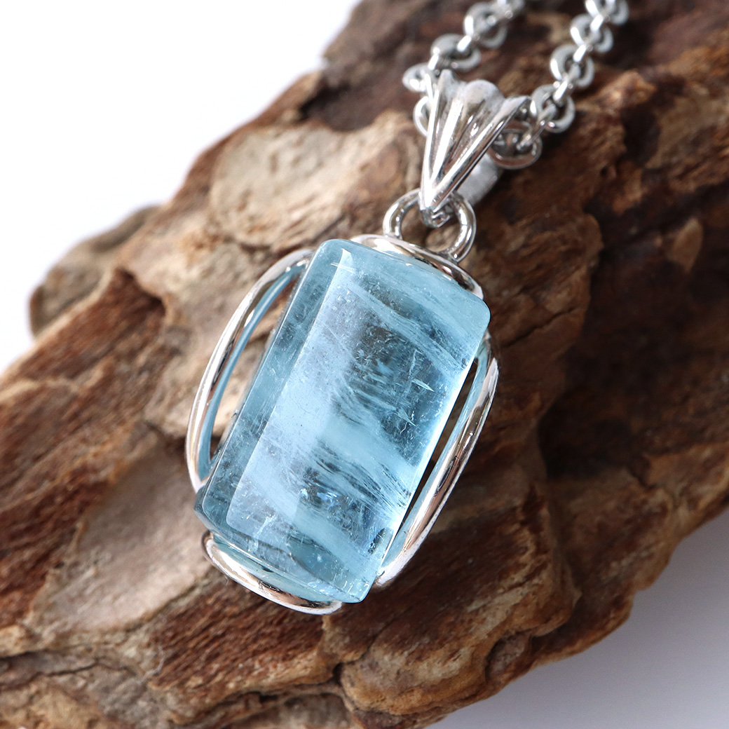 アクアマリン 原石 ポリッシュ ペンダント Silver925 チェーン付き