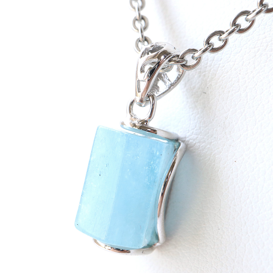 アクアマリン 原石 ポリッシュ ペンダント Silver925 チェーン付き