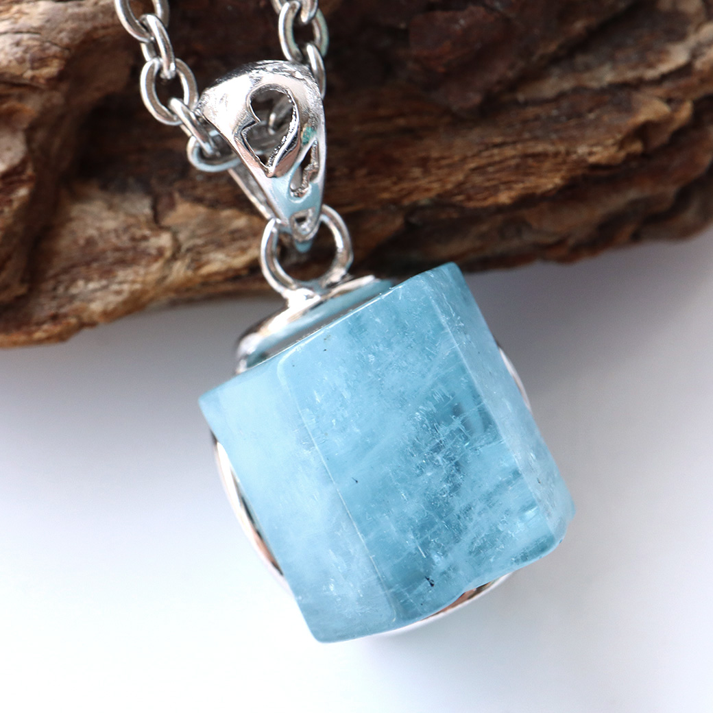 アクアマリン 原石 ポリッシュ ペンダント Silver925 チェーン付き