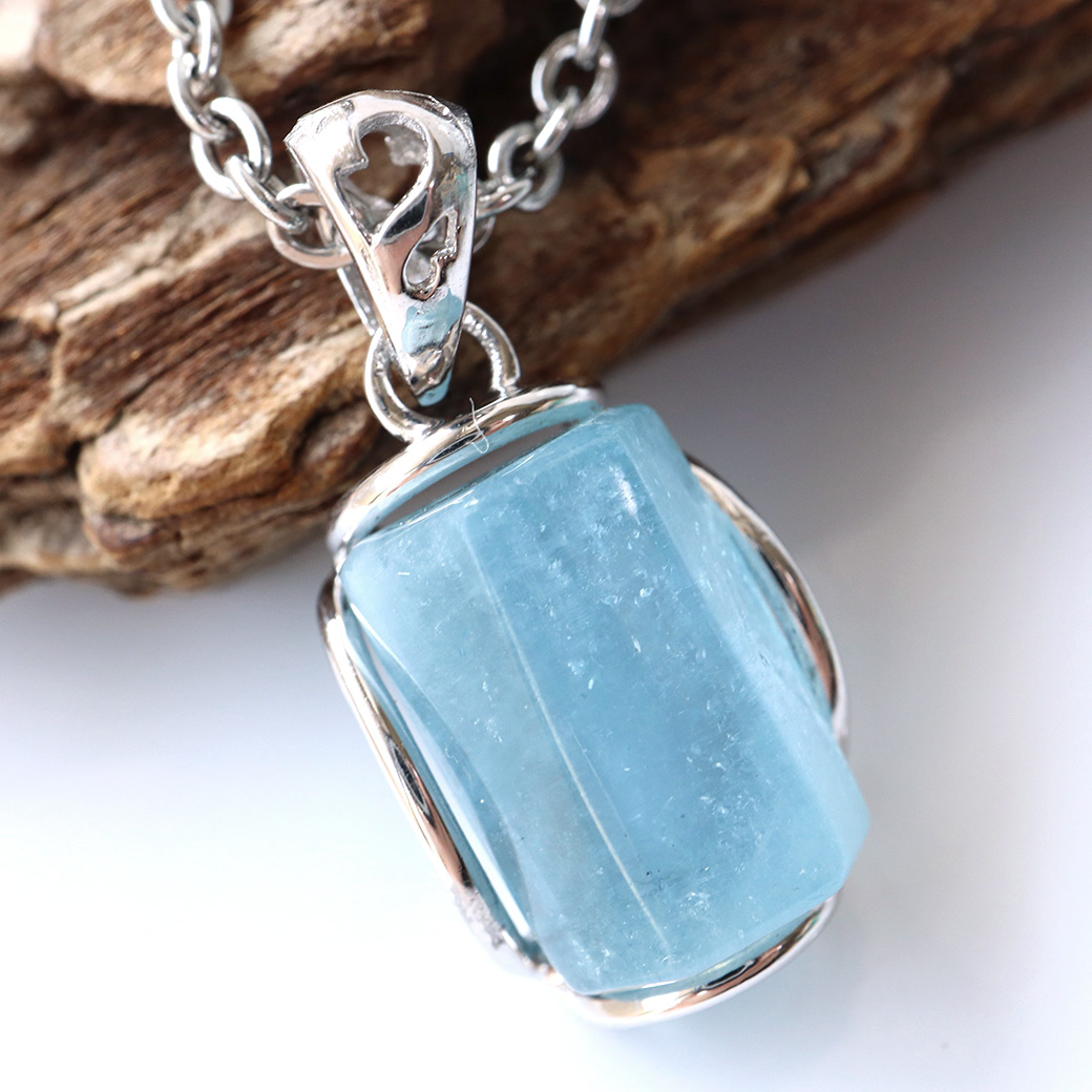 アクアマリン 原石 ポリッシュ ペンダント Silver925 チェーン付き