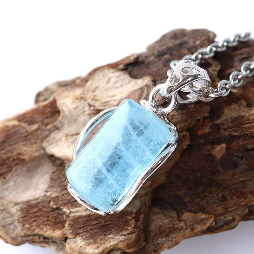 アクアマリン 原石 ポリッシュ ペンダント Silver925 チェーン付き