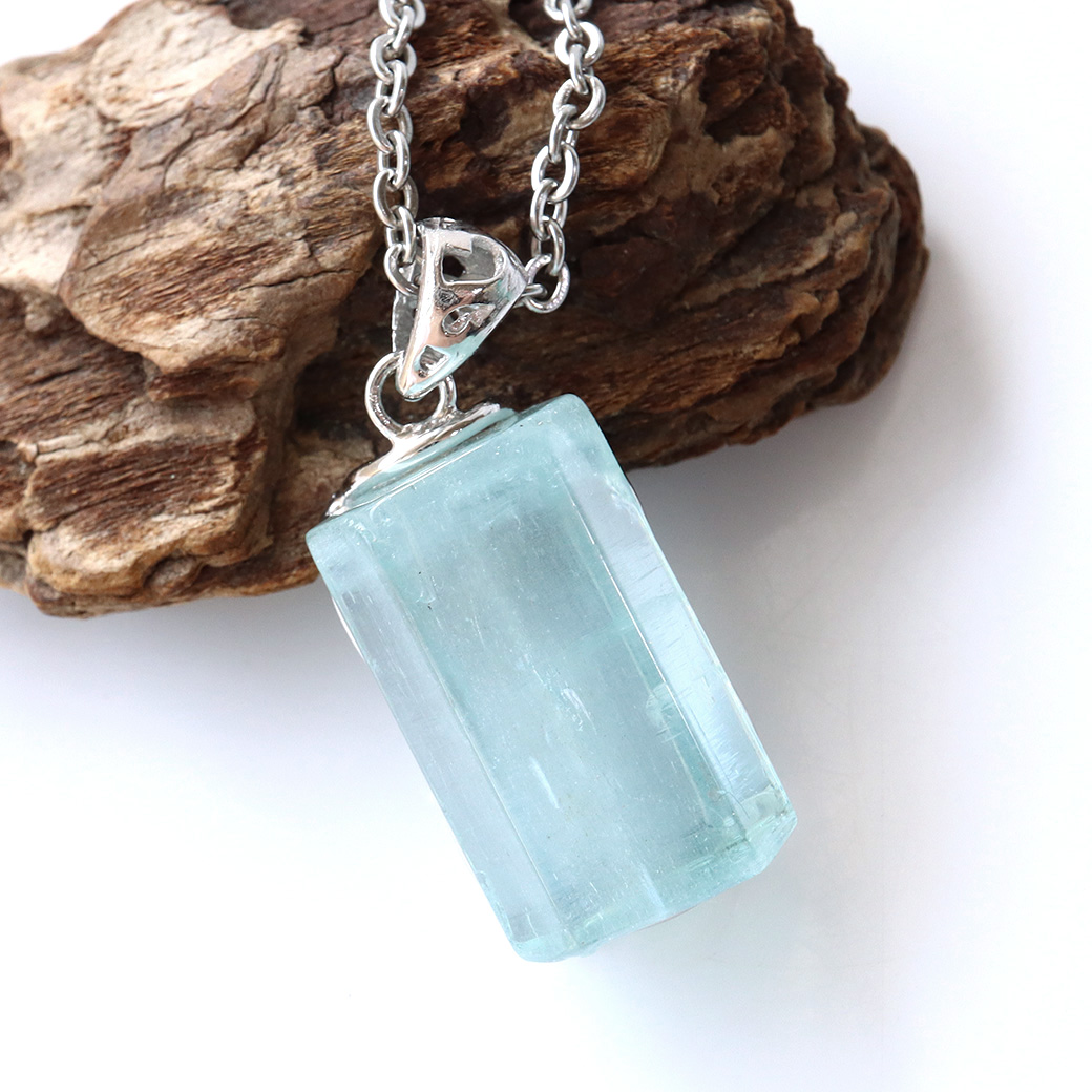 アクアマリン 原石 ポリッシュ ペンダント Silver925 チェーン付き