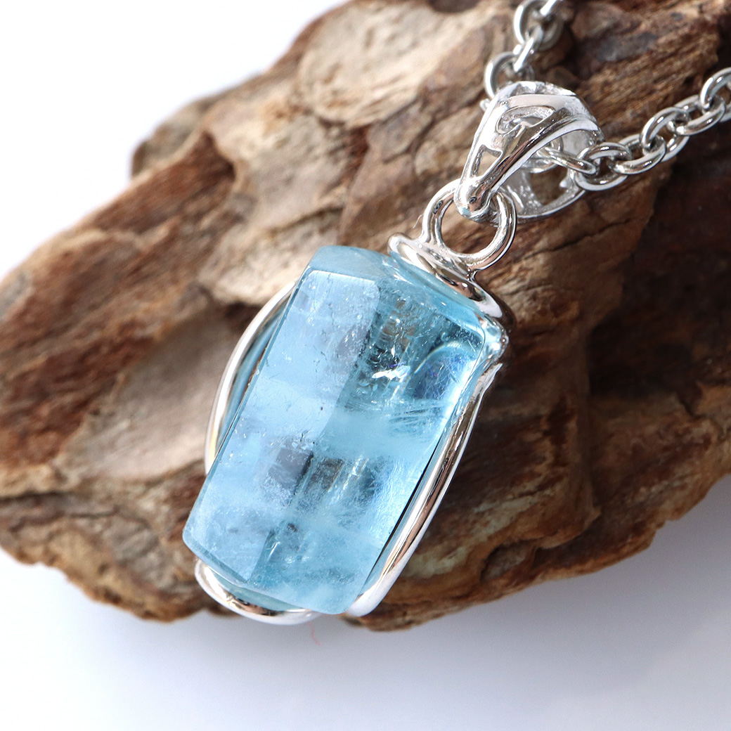 アクアマリン 原石 ポリッシュ ペンダント Silver925 チェーン付き