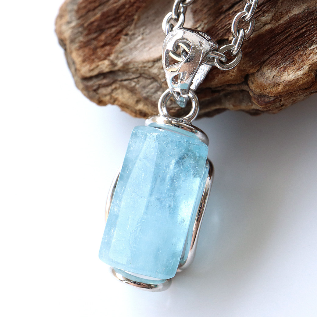 アクアマリン 原石 ポリッシュ ペンダント Silver925 チェーン付き