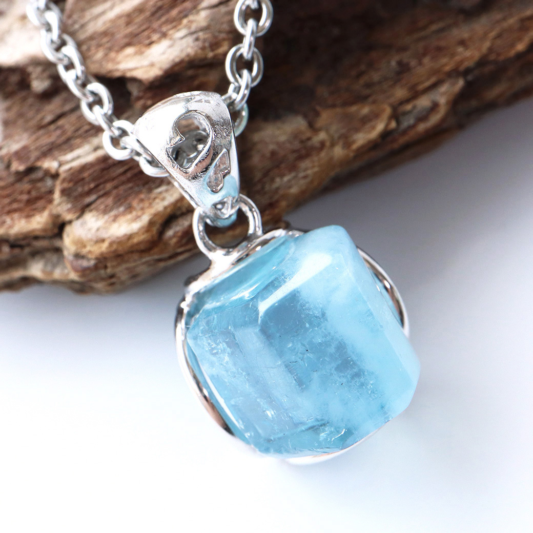 アクアマリン 原石 ポリッシュ ペンダント Silver925 チェーン付き