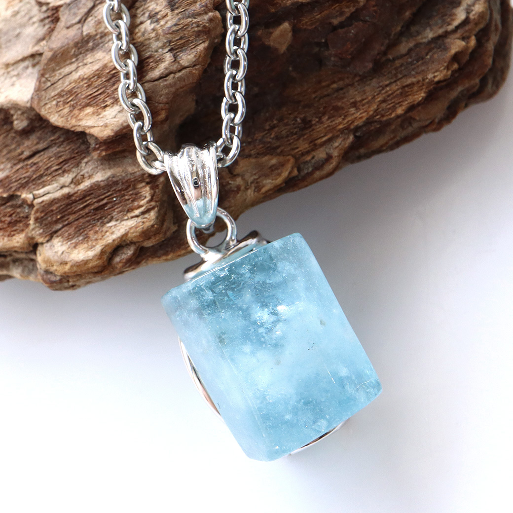 アクアマリン 原石 ポリッシュ ペンダント Silver925 チェーン付き