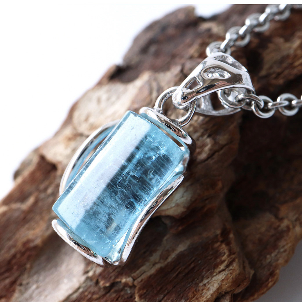 アクアマリン 原石 ポリッシュ ペンダント Silver925 チェーン付き