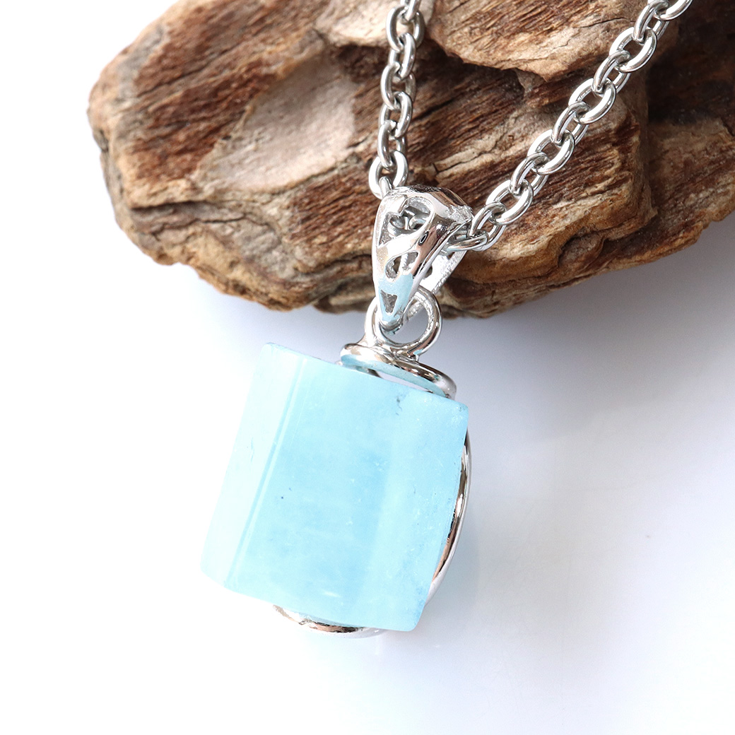 アクアマリン 原石 ポリッシュ ペンダント Silver925 チェーン付き