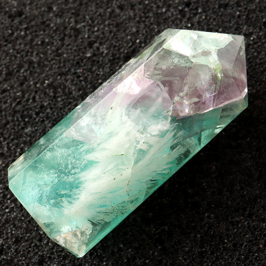 エンジェルフェザー フローライト 六角柱 ポイント 手のひらサイズ