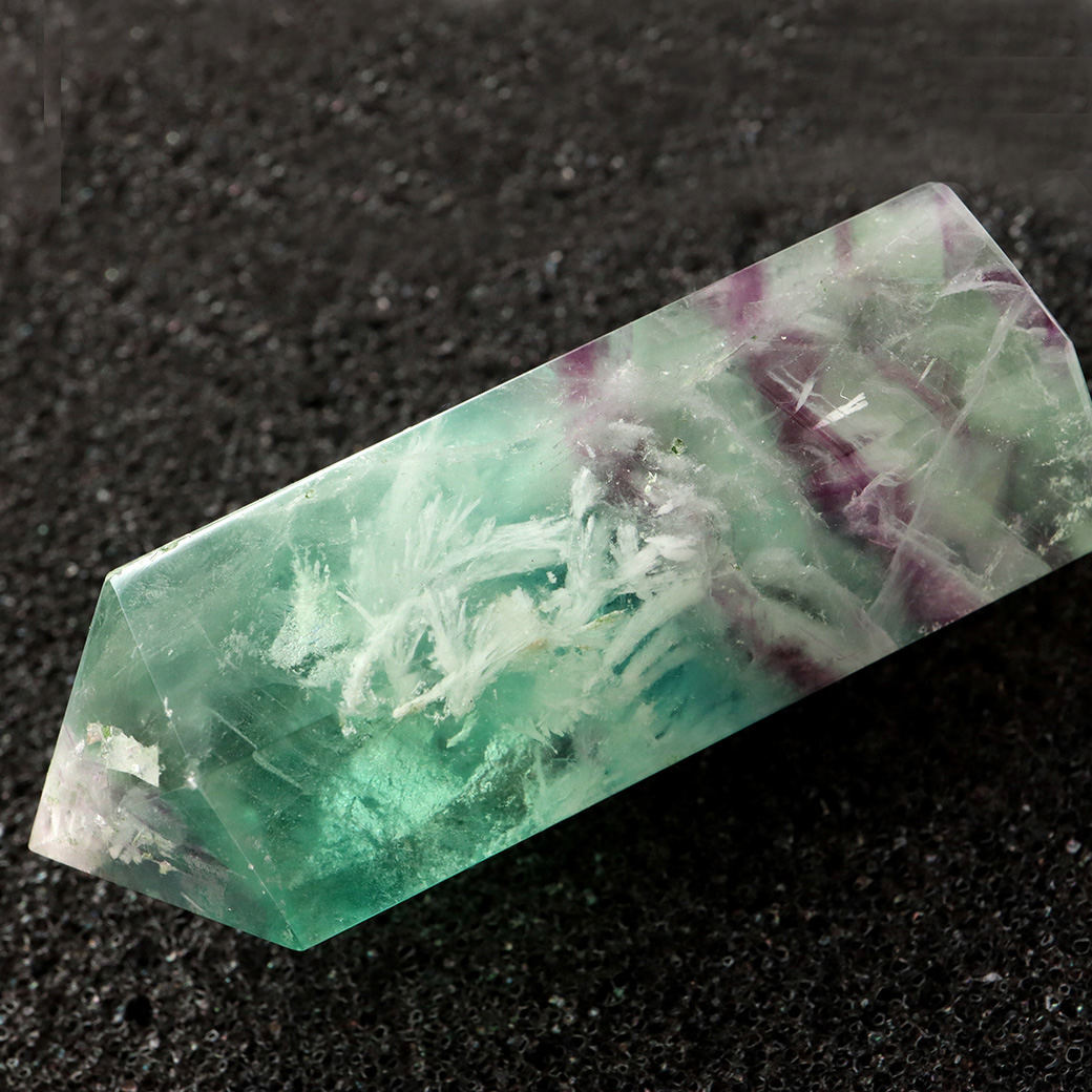 エンジェルフェザー フローライト 六角柱 ポイント 手のひらサイズ