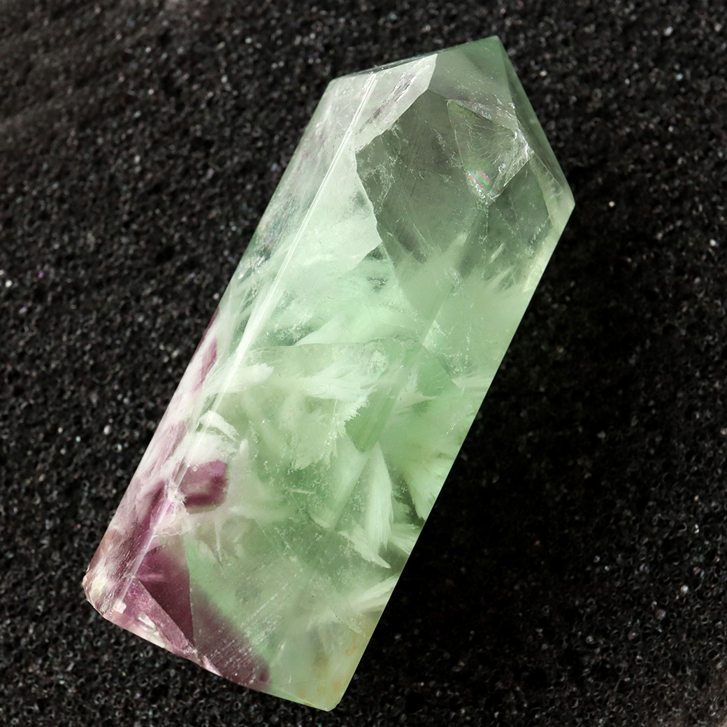 エンジェルフェザー フローライト 六角柱 ポイント 手のひらサイズ