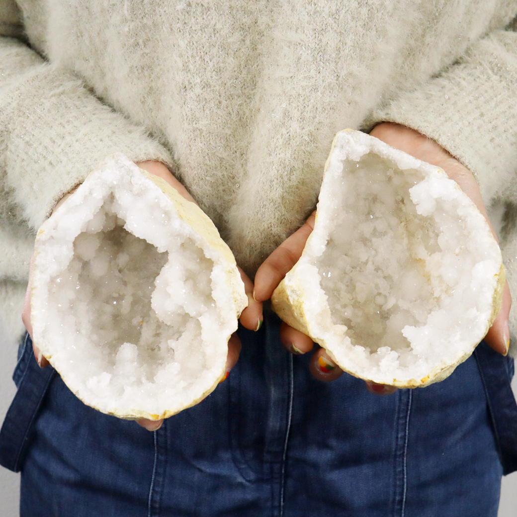 水晶 カルサイト 割れている ジオード ペア AAA 特大 1kg 晶洞 原石 モロッコ・スマラ産 パワーストーン ドーム 天然石