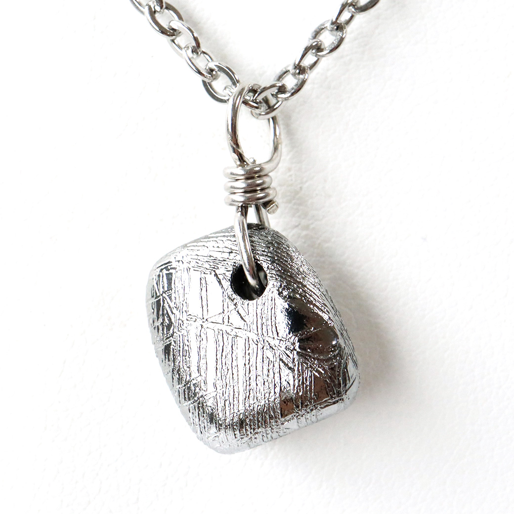 ギベオン ペンダント 隕石 メテオライト 宇宙 Silver925 チェーン付き