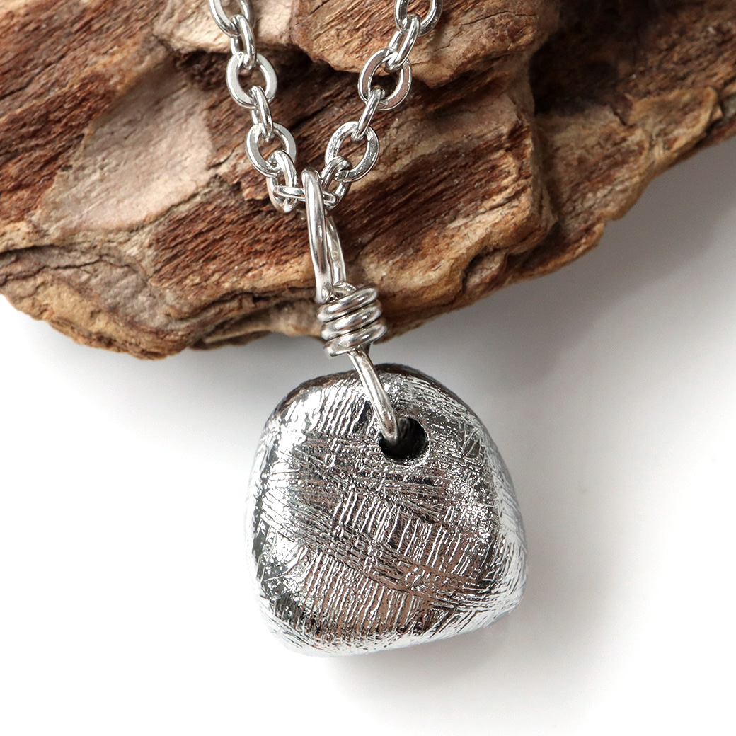 ギベオン ペンダント 隕石 メテオライト 宇宙 Silver925 チェーン付き