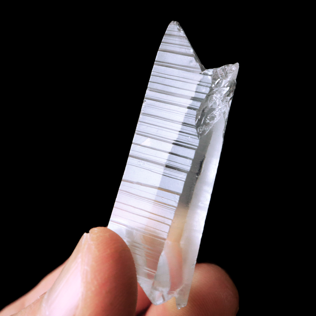レムリアンシード 水晶 ポイント 幅44mm ライトニング水晶 雷水晶 単結晶 天然石 ブラジル ミナスジェライス州