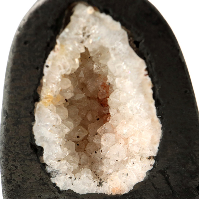 アゲート 水晶 ジオード ドーム 瑪瑙晶洞 天然石 パワーストーン 1点もの 置き物 手のひらサイズ