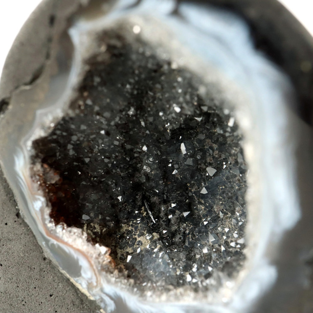 アゲート 水晶 ジオード ドーム 瑪瑙晶洞 天然石 パワーストーン 1点もの 置き物 手のひらサイズ