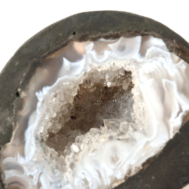 アゲート 水晶 ジオード ドーム 瑪瑙晶洞 天然石 パワーストーン 1点もの 置き物 手のひらサイズ