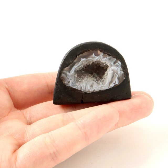 アゲート 水晶 ジオード ドーム 瑪瑙晶洞 天然石 パワーストーン 1点もの 置き物 手のひらサイズ