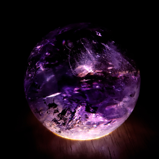 アメジスト 紫水晶 丸玉 ブラジル バイーア州産 直径約54mm LEDライト 台座付き 1点もの スフィア 2月 誕生石 置き物