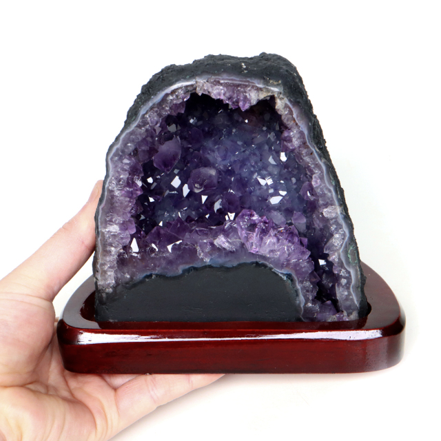 アメジスト ドーム 約1.6kg AAA 紫水晶 ジオード カペーラ 晶洞 天然石 ブラジル産 1点物 小型 卓上サイズ