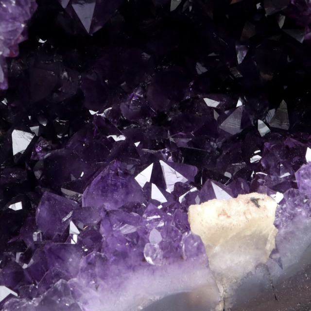 アメジスト ドーム AAA 紫水晶 ジオード カペーラ 晶洞 天然石 ブラジル産 1点物 玄関 風水 パワーストーン 台座付き