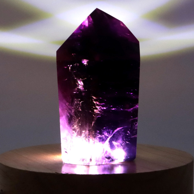 アメジスト 六角柱 ポイント LEDライト付き 1点もの ブラジル バイーア州産 紫水晶 原石 置き物 浄化 2月 誕生石