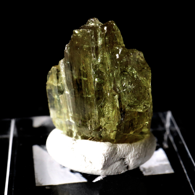 グリーンアパタイト 原石 モロッコ産 宝石質 加工用 台付き 標本
