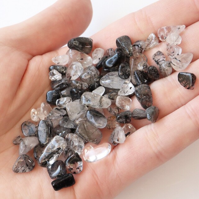 ブラック ルチルクォーツ 黒針水晶 高品質 さざれ石 100g 天然石
