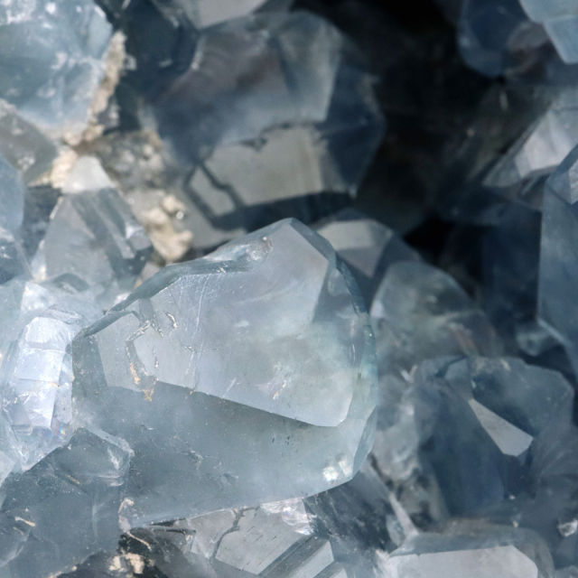 セレスタイト 原石 2.1kg クラスター マダガスカル産 天青石