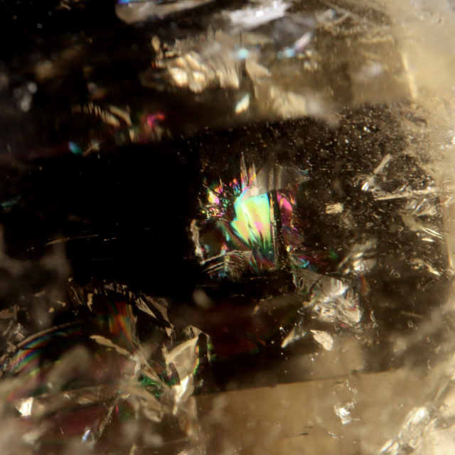 非加熱　シトリン　置物　天然石　アイリスいっぱい　虹 楽天市場】シトリン 非加熱 ポリッシュ ポイント 虹入り 六角柱