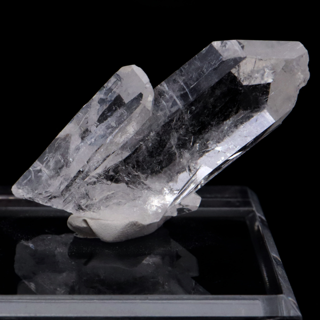 天然 水晶 クラスター 台付き ブラジル トマスゴンサガ産 原石 天然石 1点物 パワーストーン