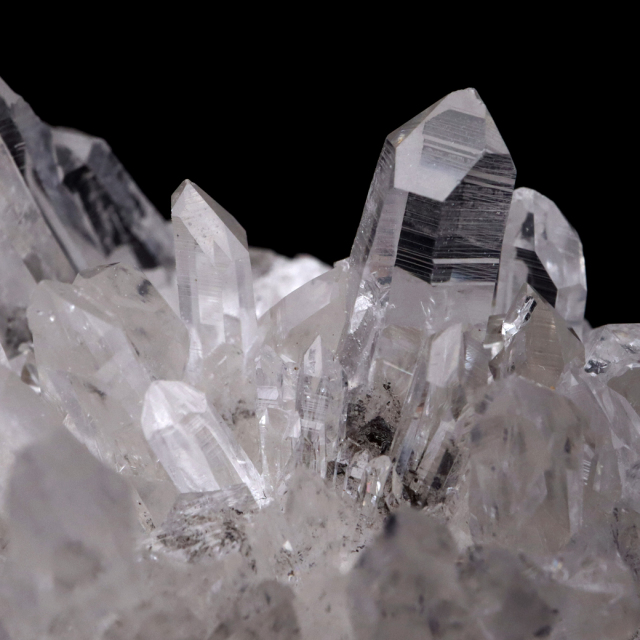 水晶クラスター 四川省産 原石 天然石 パワーストーン 水晶 クラスター 四川省産 原石 台座付属 一点物 172-2839