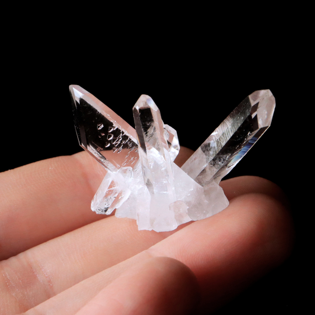 天然 水晶 クラスター ミニ ブラジル ゼッカ産 透明感が美しい ゼッカクォーツ 原石 天然石 1点物 パワーストーン クリスタル