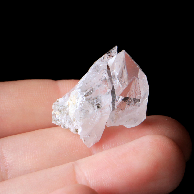 天然 水晶 クラスター ミニ ブラジル ゼッカ産 透明感が美しい ゼッカクォーツ 原石 天然石 1点物 パワーストーン クリスタル
