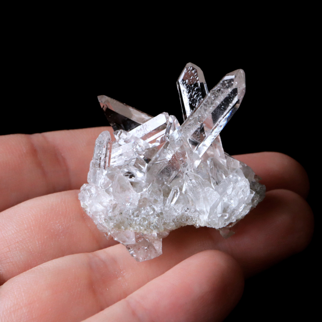 天然 水晶 クラスター ミニ ブラジル ゼッカ産 透明感が美しい ゼッカクォーツ 原石 天然石 1点物 パワーストーン クリスタル